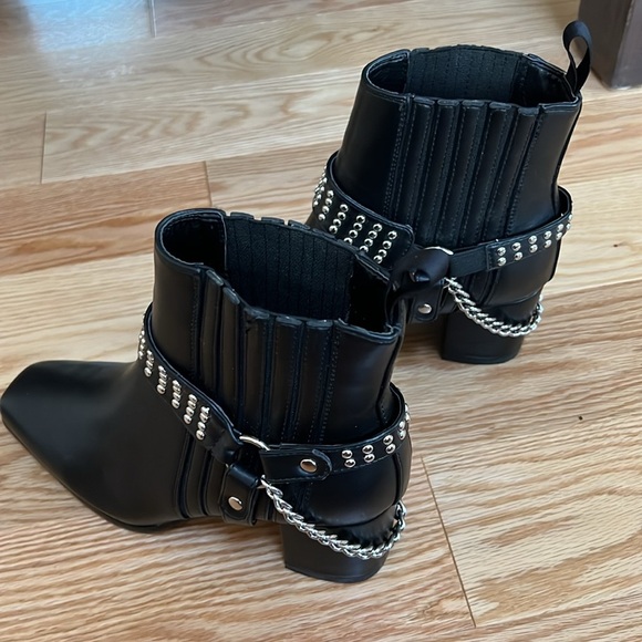 Lamoda SZ 7, square toe harness black boots . - Picture 5 of 14